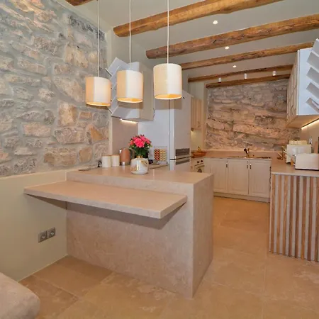 Villa Sea-Front Jacuzzi & Garden Luxury 