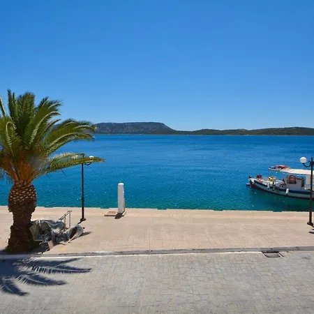 Sea-Front Jacuzzi & Garden Luxury 