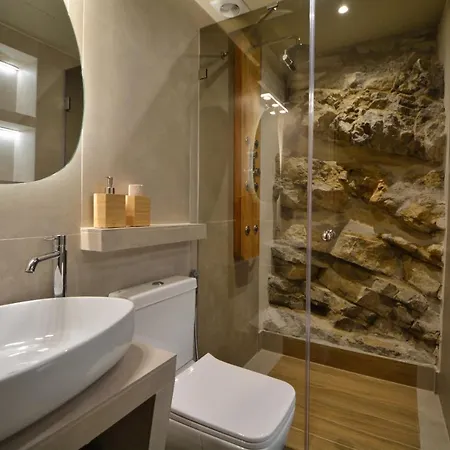Sea-Front Jacuzzi & Garden Luxury 