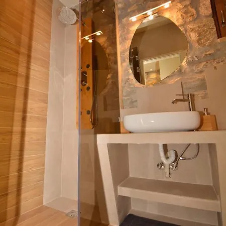 Sea-Front Jacuzzi & Garden Luxury 