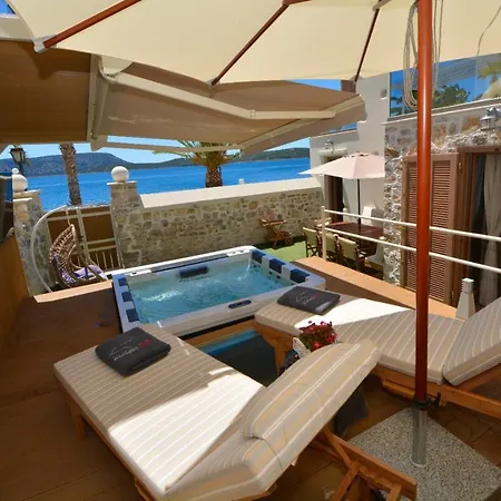 Villa Sea-Front Jacuzzi & Garden Luxury 